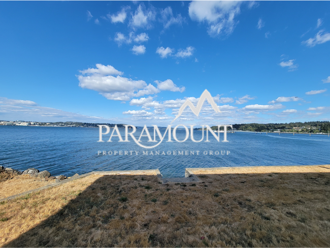 Building Photo - One Bedroom Waterfront Oasis!!!