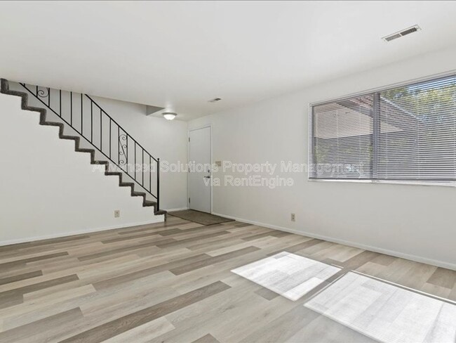 Building Photo - 4554 S 785 E