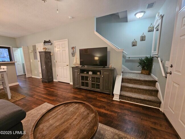 Building Photo - 1105 13th St