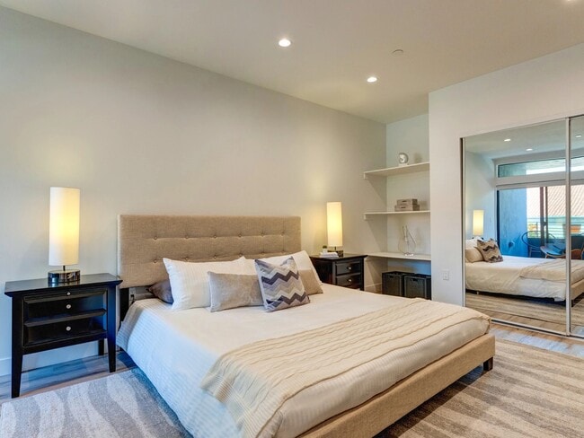 Building Photo - 338 Mariposa Ave