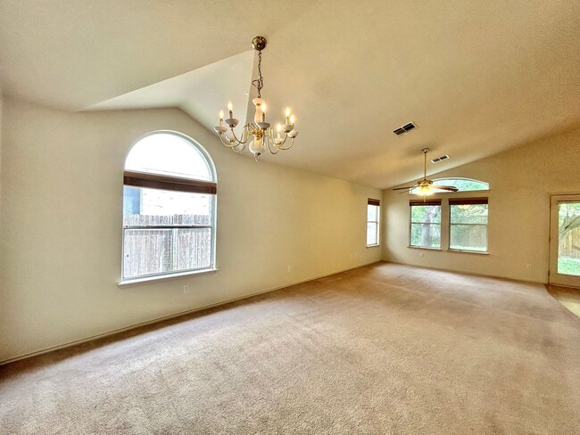 Building Photo - Charming 3/BR 2/BA One-Level Home with Fen...
