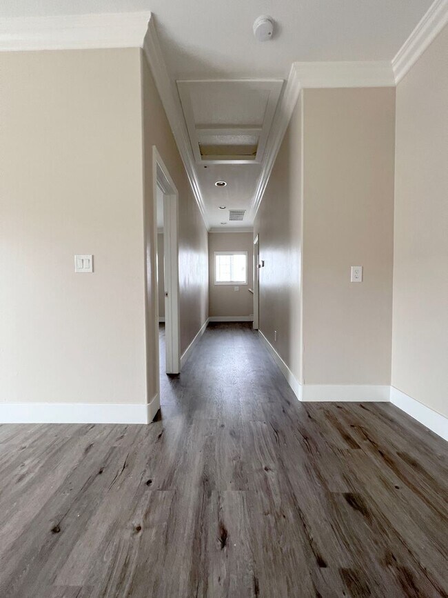 Building Photo - 9362 Leilani Dr