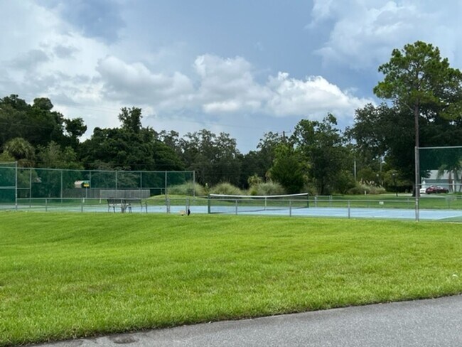 Building Photo - Beautiful Waterfront 2/2 Furnished Condo with community pool!