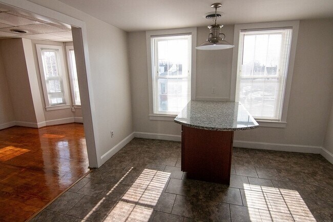 Building Photo - 21 Essex St