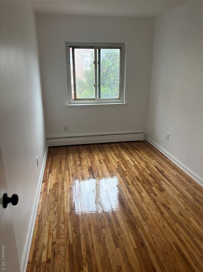 Building Photo - 654 Hegeman Ave