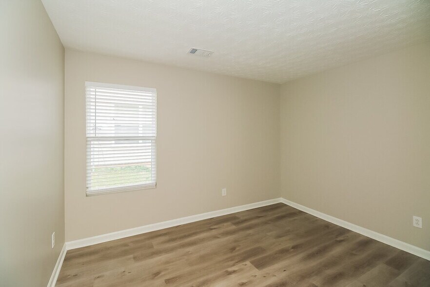Building Photo - 5616 Sable Way