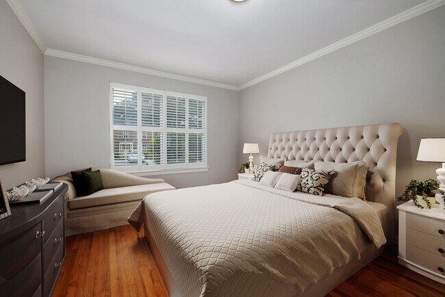 Building Photo - Beautiful Large Condominium for Lease Now