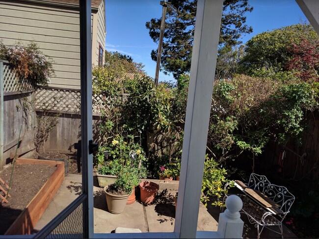 Building Photo - Large, Beautiful Home near Dolores Park!