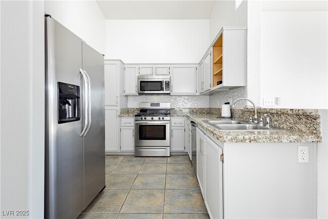 Building Photo - 204 Zenith Point Ave
