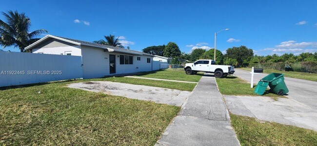 Building Photo - 27840 SW 128th Pl