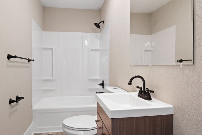 Building Photo - Coming Soon - Charming 3 Bedroom, 1 Bath S...