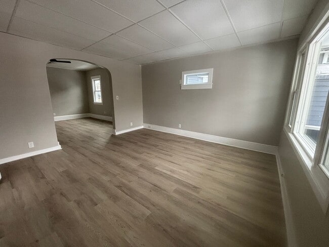 Building Photo - 50th,W.3543