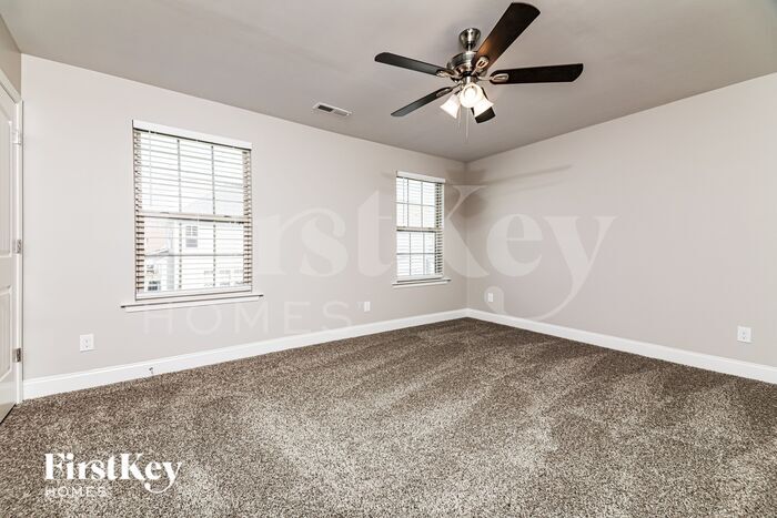 Building Photo - 220 Outwater Ridge Dr