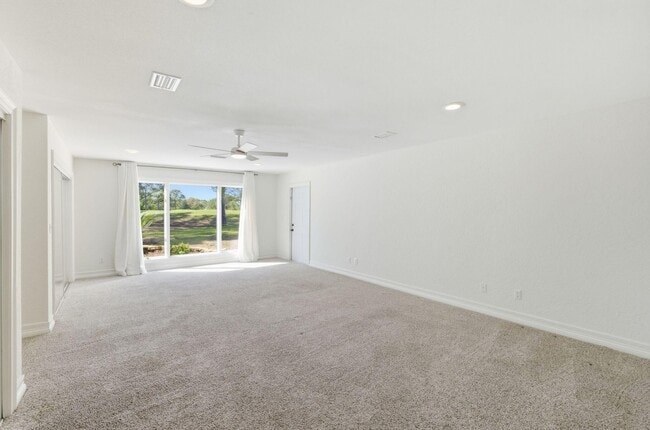 Building Photo - 47 Country Club Dr E