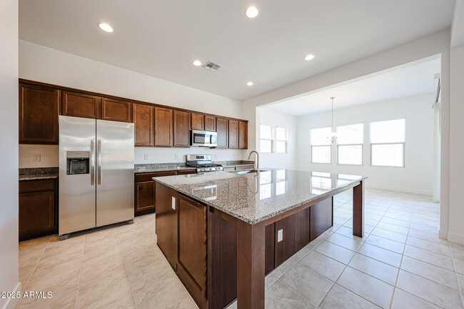 Building Photo - 7662 W Crabapple Dr