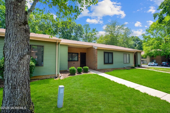Primary Photo - 222 Medford Ct