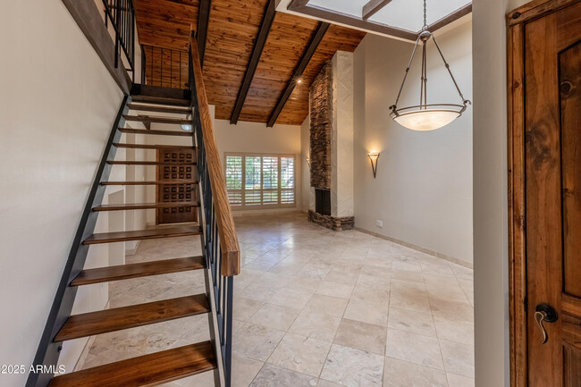 Building Photo - 7137 E Arlington Rd