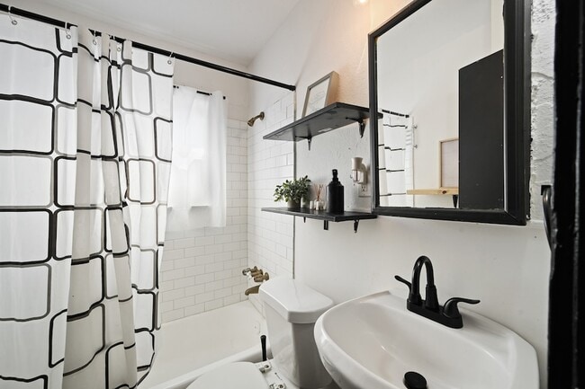 Building Photo - 3705 Bremond St