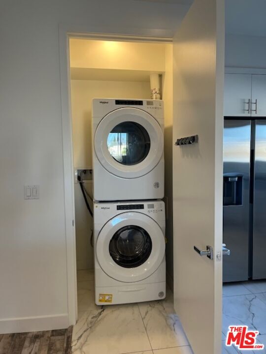 Building Photo - 1445 S Fairfax Ave