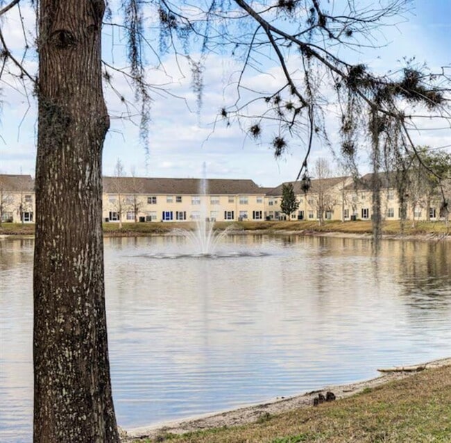 Building Photo - 2704 Club Cortile Cir