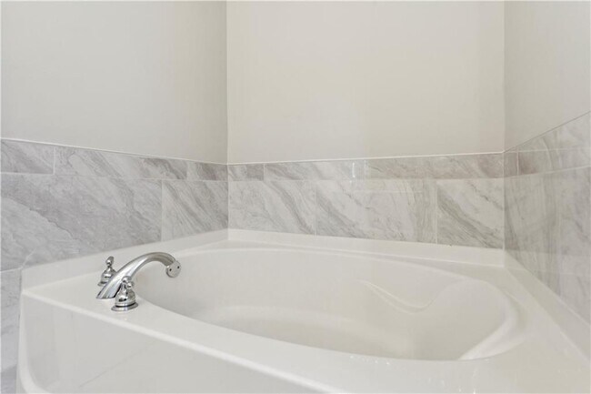 Building Photo - 283 Hiawassee Dr