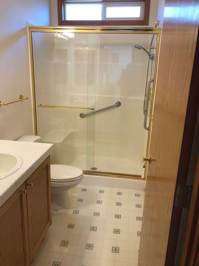 Building Photo - 3328 Lake Glenn Dr