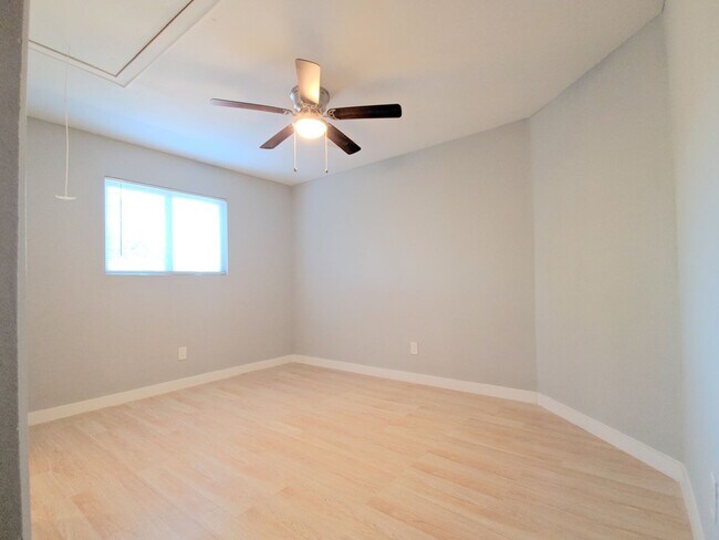 Building Photo - 15215 Peachmeadow Ln