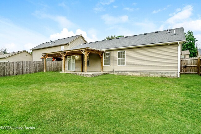 Building Photo - 9216 River Trail Dr
