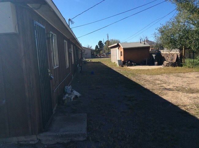 Building Photo - 1511 Roadrunner Ln
