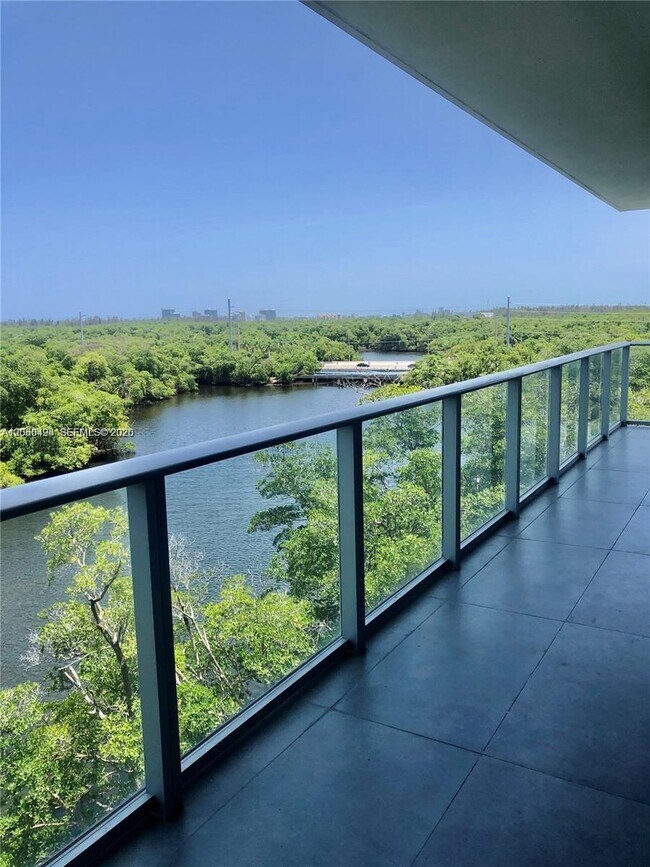 Building Photo - 16385 Biscayne Blvd