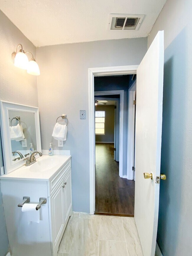 Building Photo - UNIVERSITY PARK