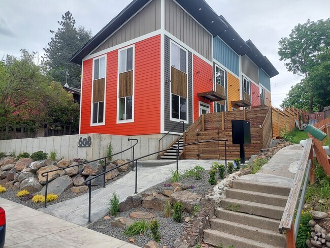 Building Photo - 608 E 7th Ave