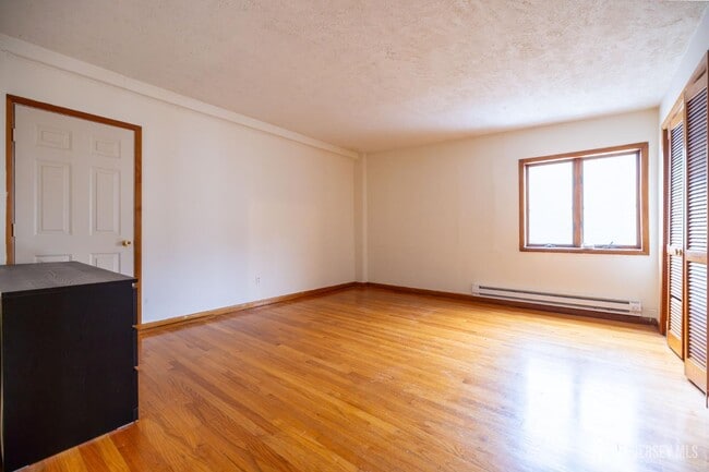 Building Photo - 353 Springfield Ave