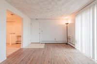 Building Photo - 10 Josephine St