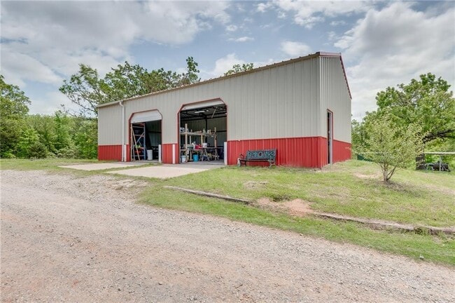 Building Photo - 331743 E 1020 Rd