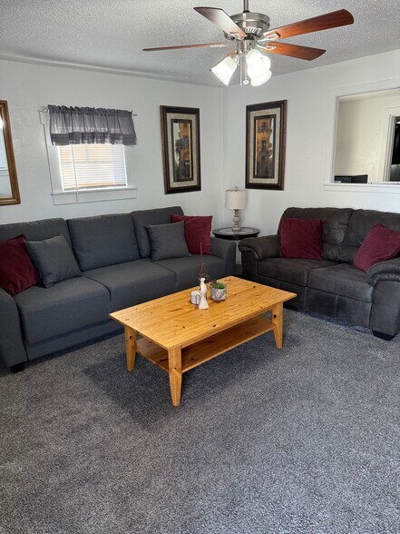 Building Photo - 506 S 5th Ave