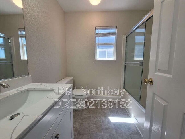 Building Photo - 239 Brookside Dr