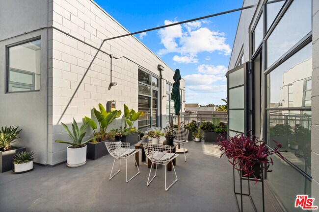 Building Photo - 1534 17th St