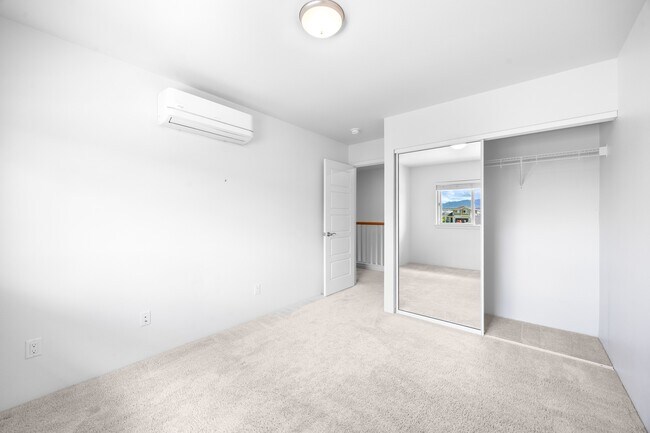 Building Photo - 911569 Laauala St