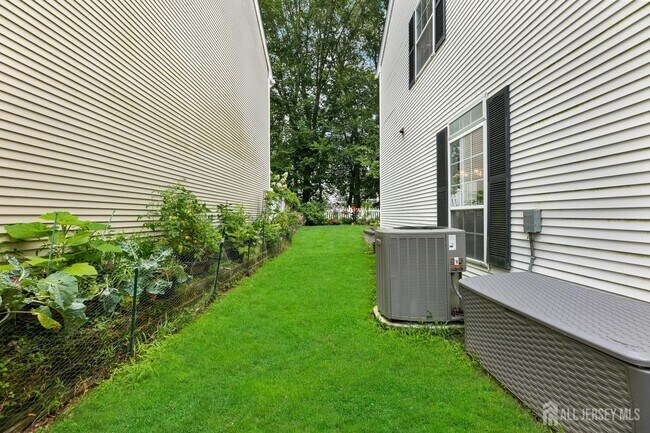Building Photo - 113 Marion Dr