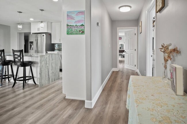 Building Photo - 4 Bedroom Spring Valley Home