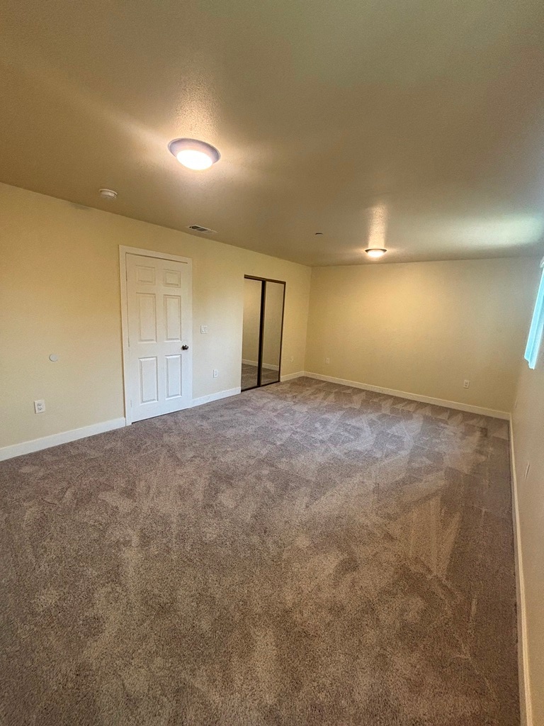 Building Photo - 213 W 82nd St