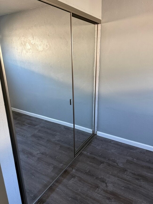 Building Photo - 1/2 off 1st Months Rent!!!!