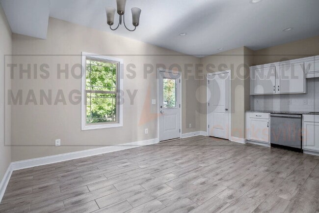 Building Photo - 402 Shelby St