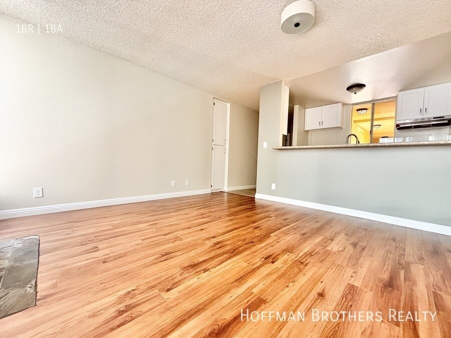Building Photo - 1215 N Cherokee Ave