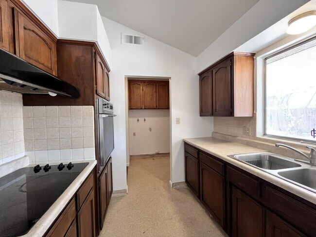 Building Photo - 5337 W Richert Ave