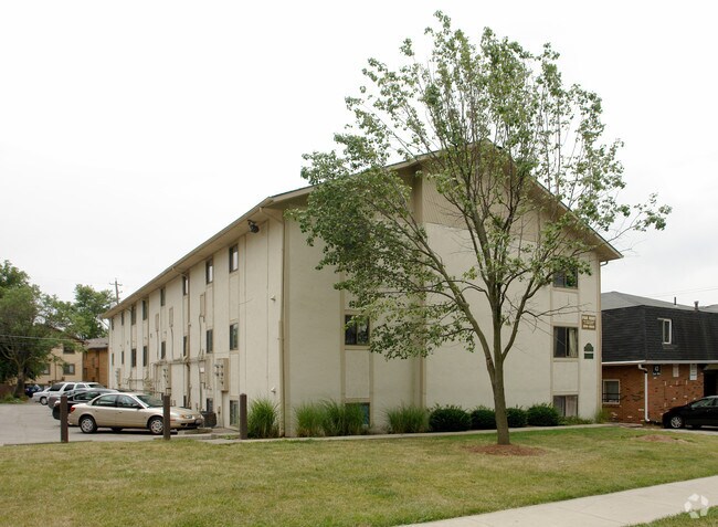 Primary Photo - 47-49 E 18th Ave