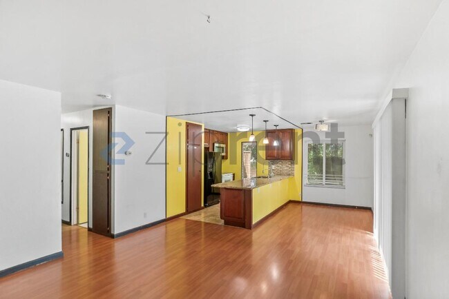 Building Photo - 2095 Olivera Rd