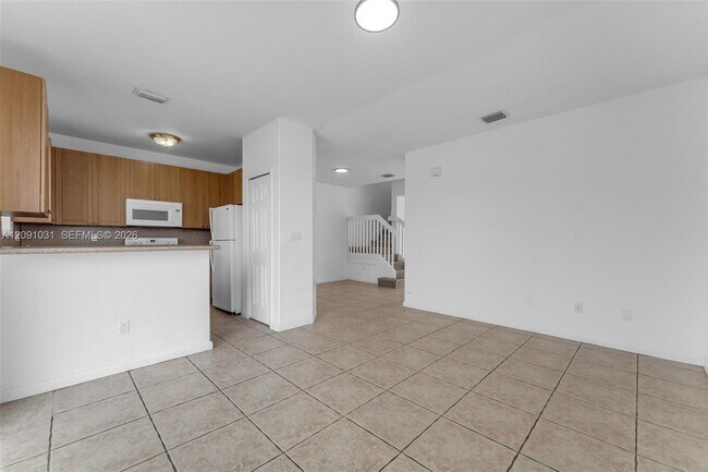 Building Photo - 2712 SE 15th Pl
