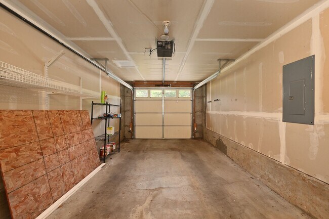 Building Photo - 3-Story Greenlake Home - Private Yard and ...